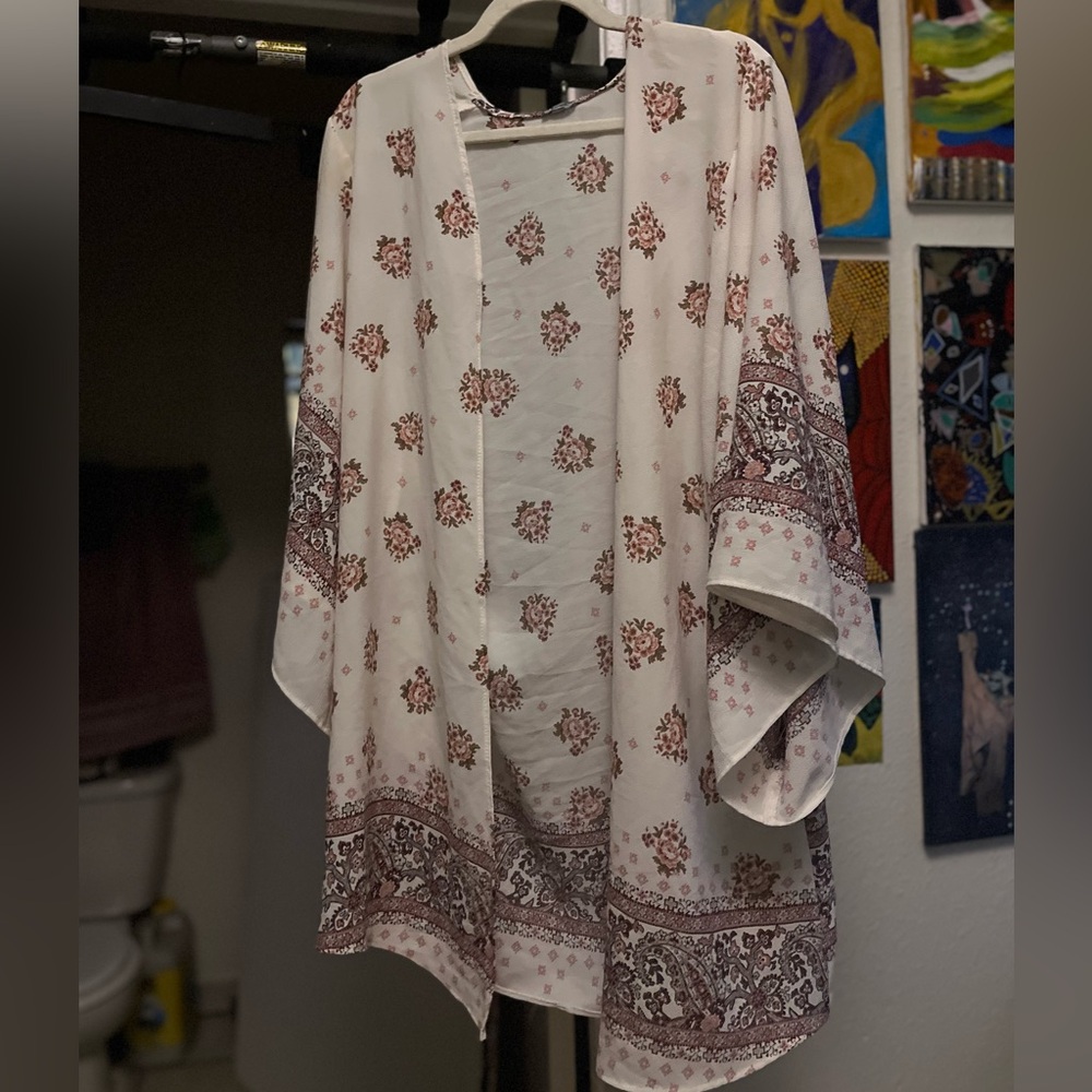 Charlotte Russe White Floral Kimono